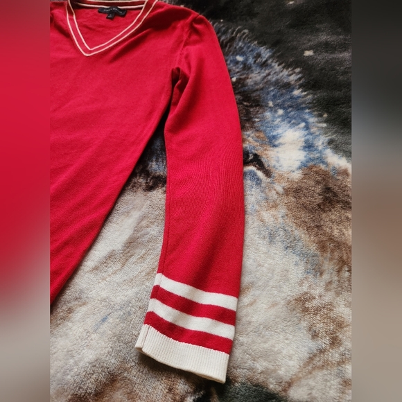 Red V-neck Tommy's Hilfiger sweater - Picture 2 of 9